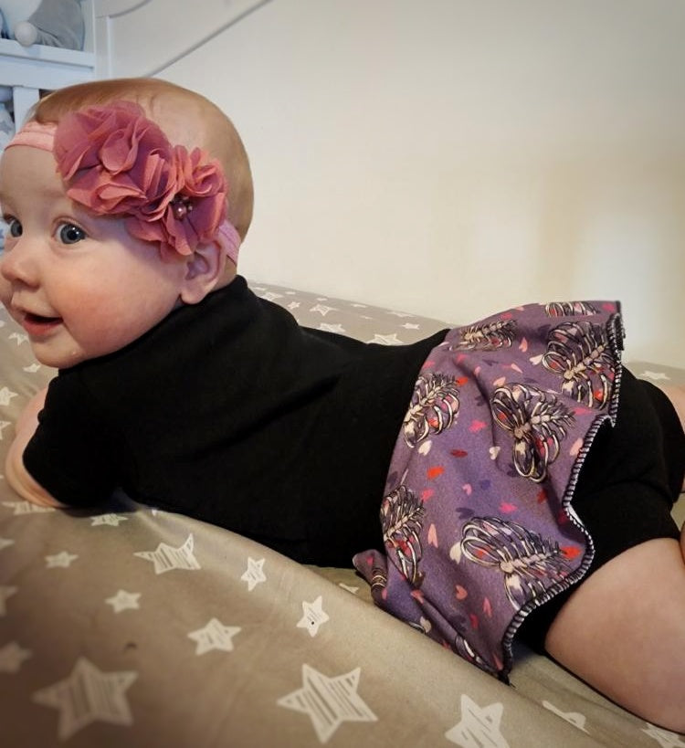 Skirted Bummies - Ray of Pitch Black